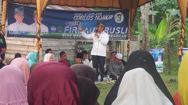 Masyarakat Kuansing Mengadu ke Paslon 3 Firdaus Rusli Mengenai Air Bersih